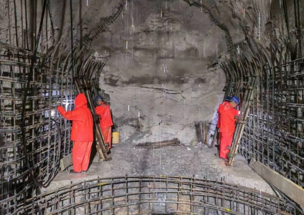 陜煤建設(shè)礦建三公司承建的董東煤業(yè)公司專用回風(fēng)立井井筒順利落底