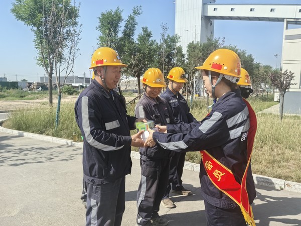 陜煤建設(shè)洗選煤運營公司神渭蒲城運營項目部 開展：“助檢修、囑安全、送溫暖”活動