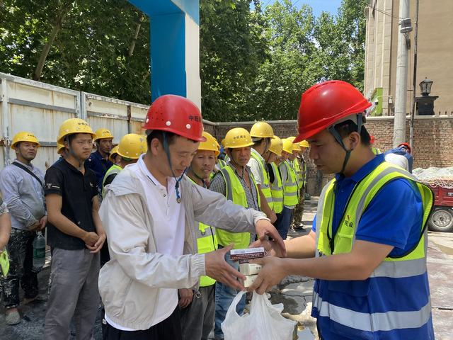 陜煤建設韓城分公司：戰“酷”暑 有“涼”策