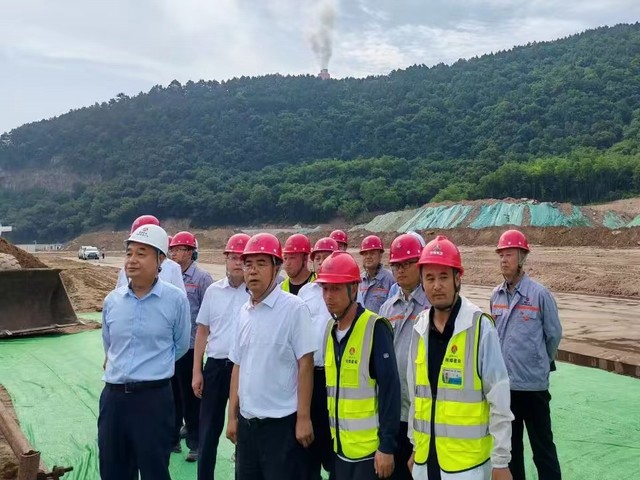 黃陵礦業領導趙小兵赴店頭電廠樁基項目工地檢查指導工作