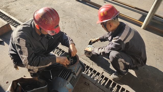 陜煤建設(shè)洗選煤運營公司澄合山陽運營項目部:“熱辣滾燙”的初秋，用汗水澆灌辛勤之花