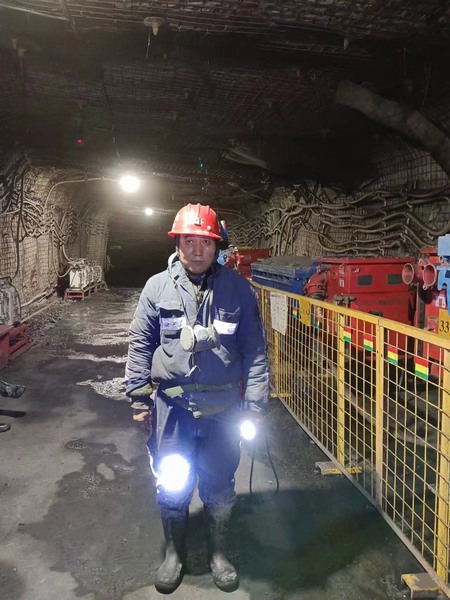 陜煤建設煤礦運營服務分公司：國慶佳節  安全生產有“我”在