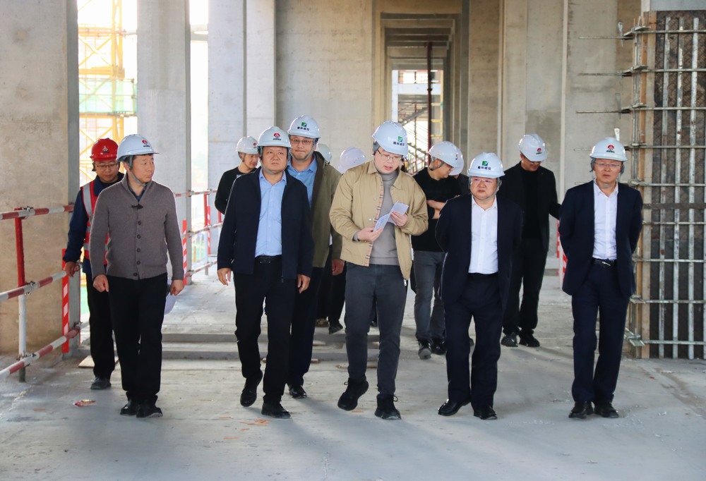 榆林城投集團(tuán)黨委書(shū)記、董事長(zhǎng)郝君一行蒞臨陜煤建設(shè)榆林公司承建的榆溪圣境一標(biāo)段項(xiàng)目檢查指導(dǎo)工作