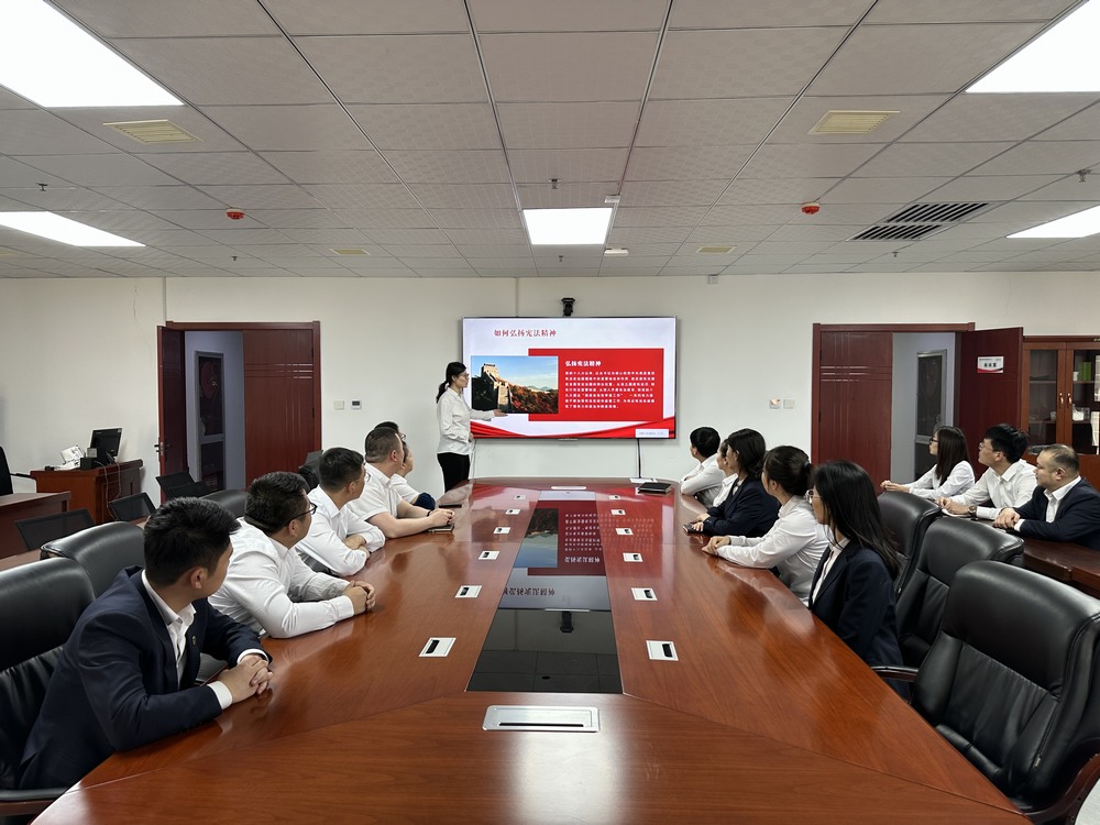 陜煤建設洗選煤運營公司開展“弘揚憲法精神,維護憲法權威”國家憲法日主題宣傳活動