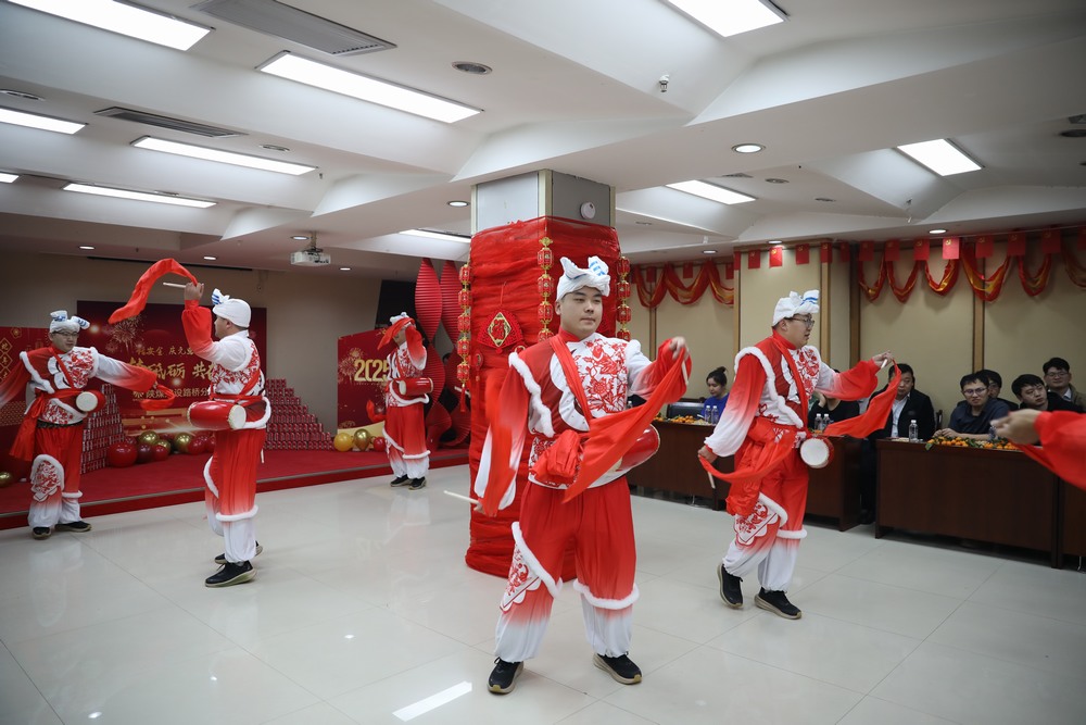 陜煤建設(shè)路橋分公司開展“話安全、慶元旦、迎新春”游藝聯(lián)歡會(huì)