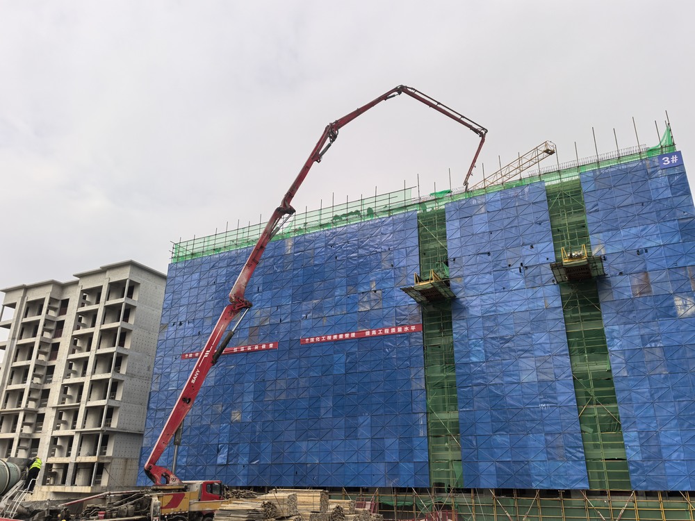 實力彰顯!陜煤建設天工公司承建的大秦·山水逸境項目全部工程主體結構順利封頂