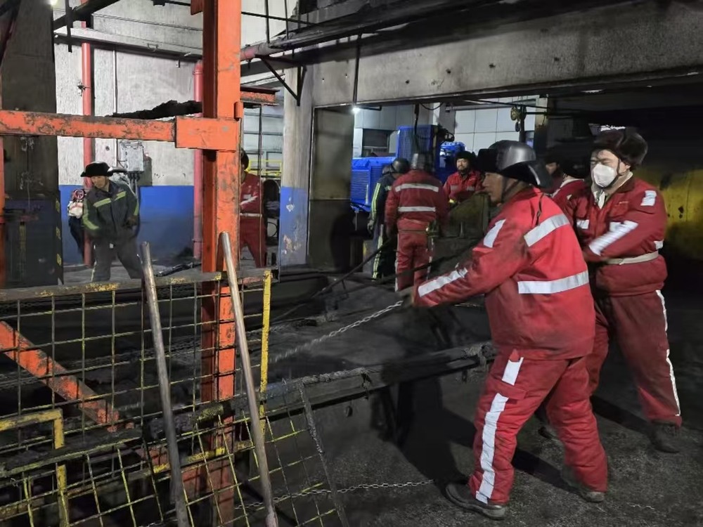 陜煤建設機電安裝公司曹家灘項目部:提前8小時完成春節檢修任務