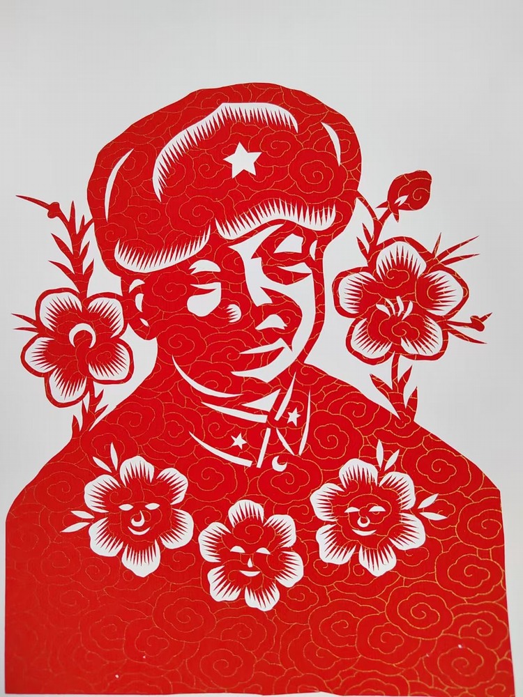 陜煤建設銅煤公司：剪紙學雷鋒 志愿我先行