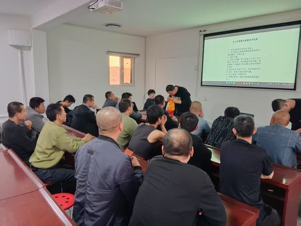 陜煤建設(shè)煤礦運(yùn)營服務(wù)分公司：“五一”堅(jiān)守不停學(xué) 安全培訓(xùn)不打烊