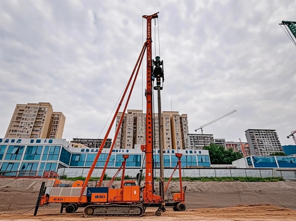 陜煤建設天工公司土建第二十七項目部：從“施工”到“綠建”，環保鉆機為浐灞住宅項目注入生態動能