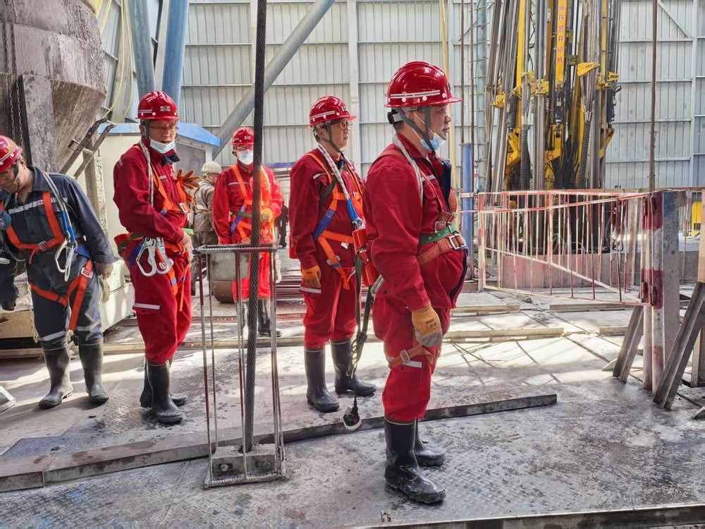 嚴(yán)督查 補(bǔ)漏洞 強(qiáng)落實(shí)-陜煤建設(shè)礦建二公司扎實(shí)開(kāi)展機(jī)電專(zhuān)項(xiàng)整治第二階段工作