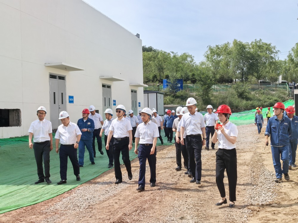 陜西煤業化工集團府谷能源開發有限公司黨委書記、董事長李寧一行蒞臨黃河地表水預處理項目參觀調研