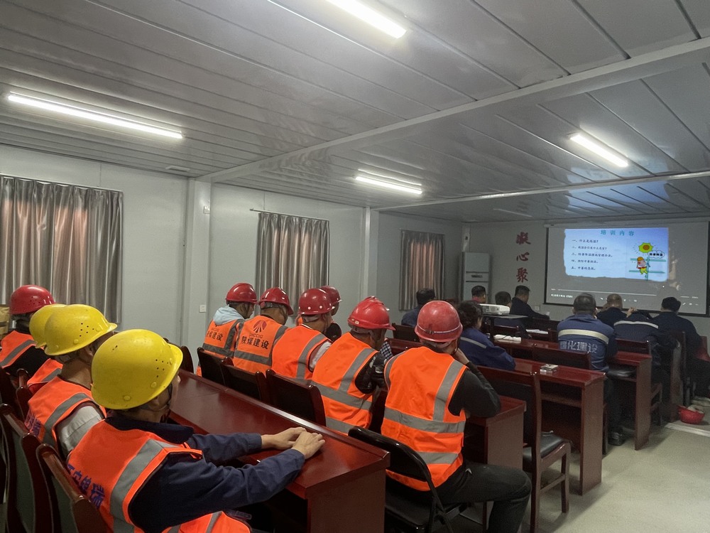 陜煤建設韓城分公司土建六項目部：高溫“烤”驗下，工會“涼”策護平安