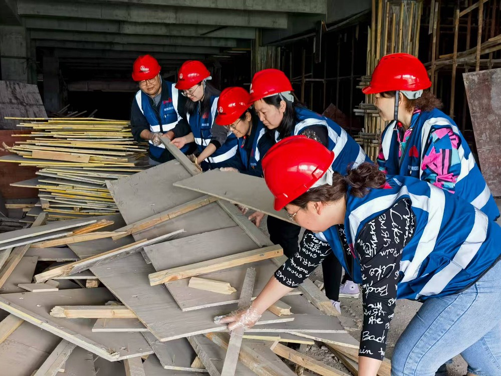 黨建引領聚合力  黨團聯動促節能