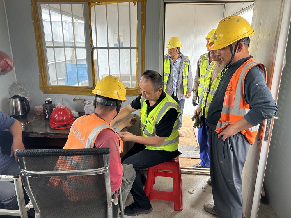 陜煤建設銅煤公司:高溫“烤”驗下的暖心守護