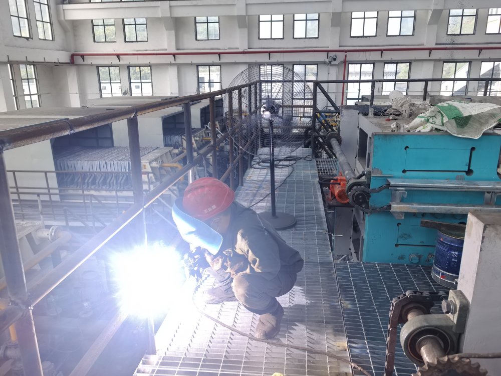 陜煤建設韓城分公司安裝六項目部:“清涼暴擊”已就位!硬核守護工地“抗暑特種兵”