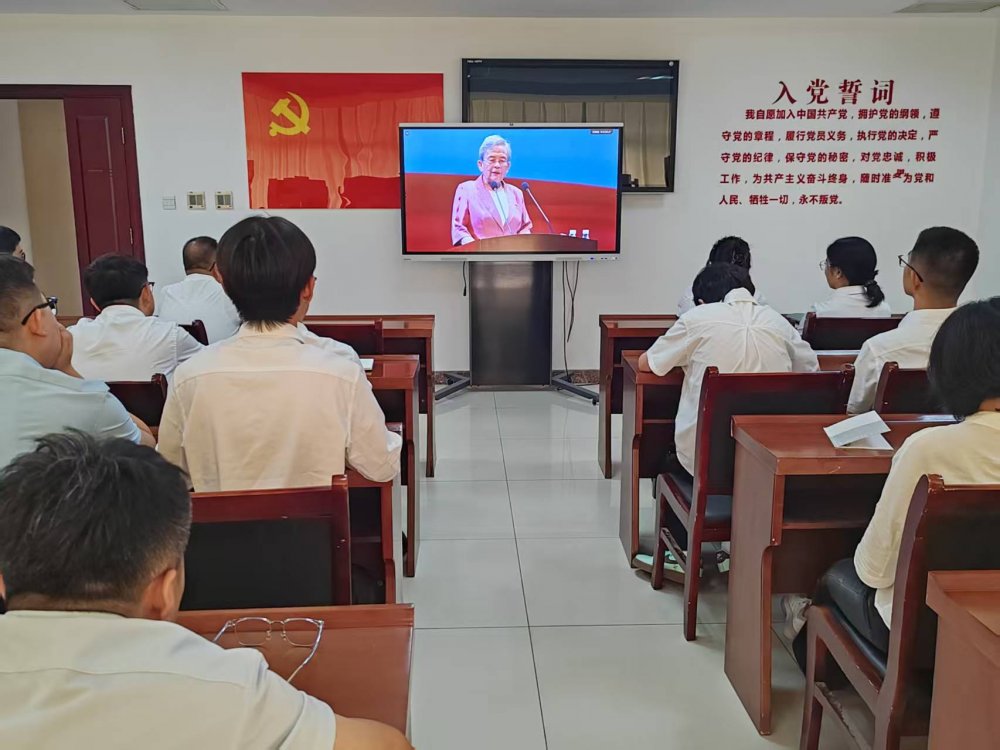 陜煤建設煤礦運營服務分公司:深學先進黨員事跡 凝聚高質量發展新動能