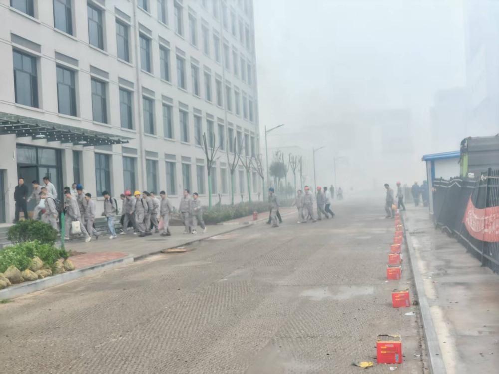 陜煤建設(shè)渭南分公司承建的彬長集團文家坡電廠廠前區(qū)宿舍樓工程順利交付