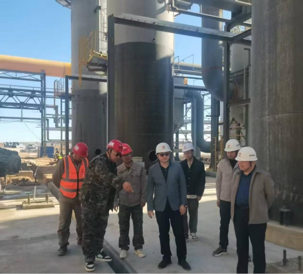 陜煤建設西北分公司土建第一項目部：雙節慰問暖人心 鼓足干勁促生產