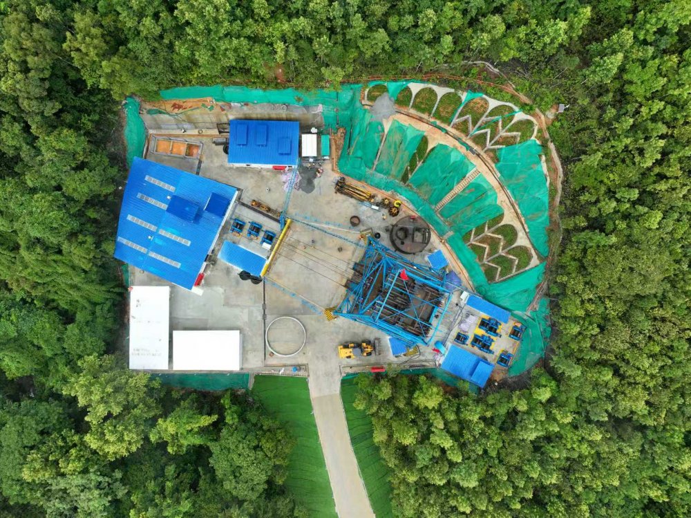 陜煤建設礦建三公司：抗臺穩電勇攻堅 大干四季度啟新程