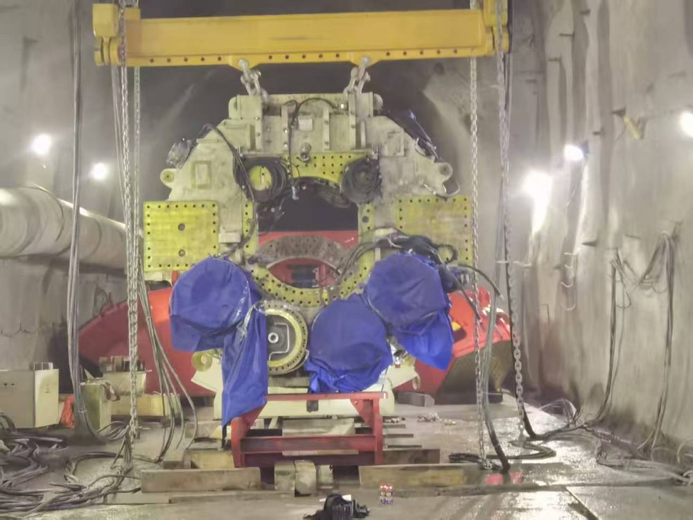 陜煤建設煤礦運營服務分公司：首臺TBM全斷面掘進機主體安裝完成