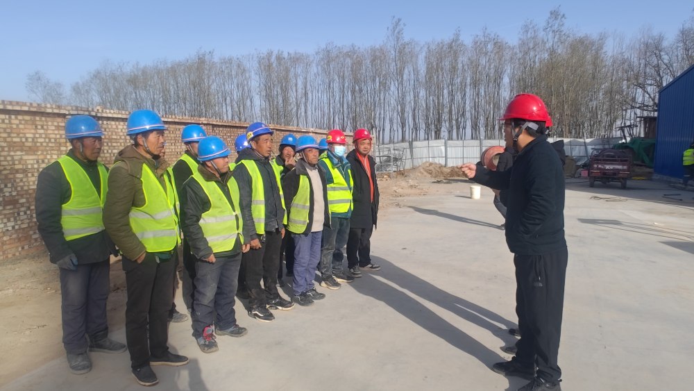 陜煤建設路橋分公司彬長項目部用行動讓農民工“安薪”