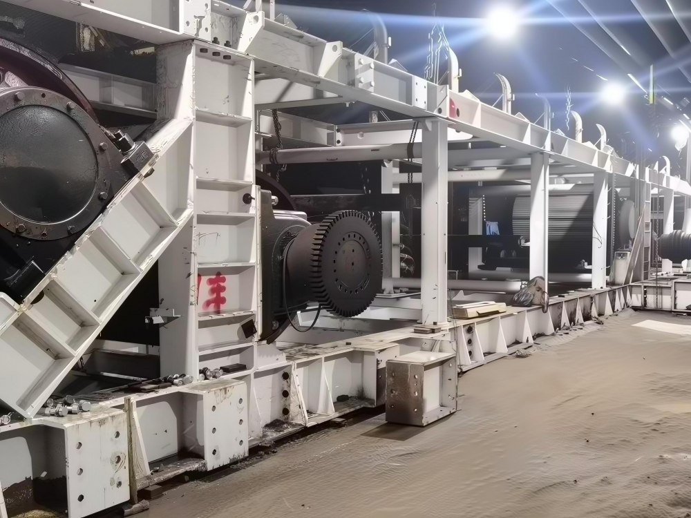 陜煤建設機電安裝公司小保當項目部順利完成帶式輸送機關鍵節點安裝工作