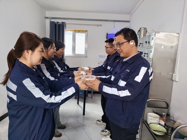 陜煤建設洗選煤運營公司基層項目部開展元宵節送湯圓活動