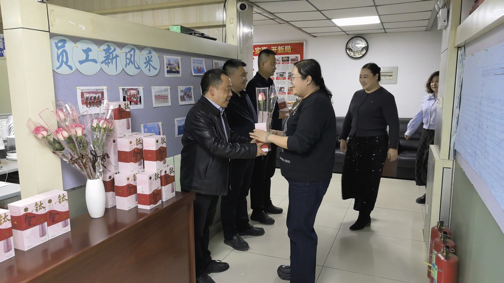 陜煤建設礦建二公司：情暖“三八”節  奮進綻芳華