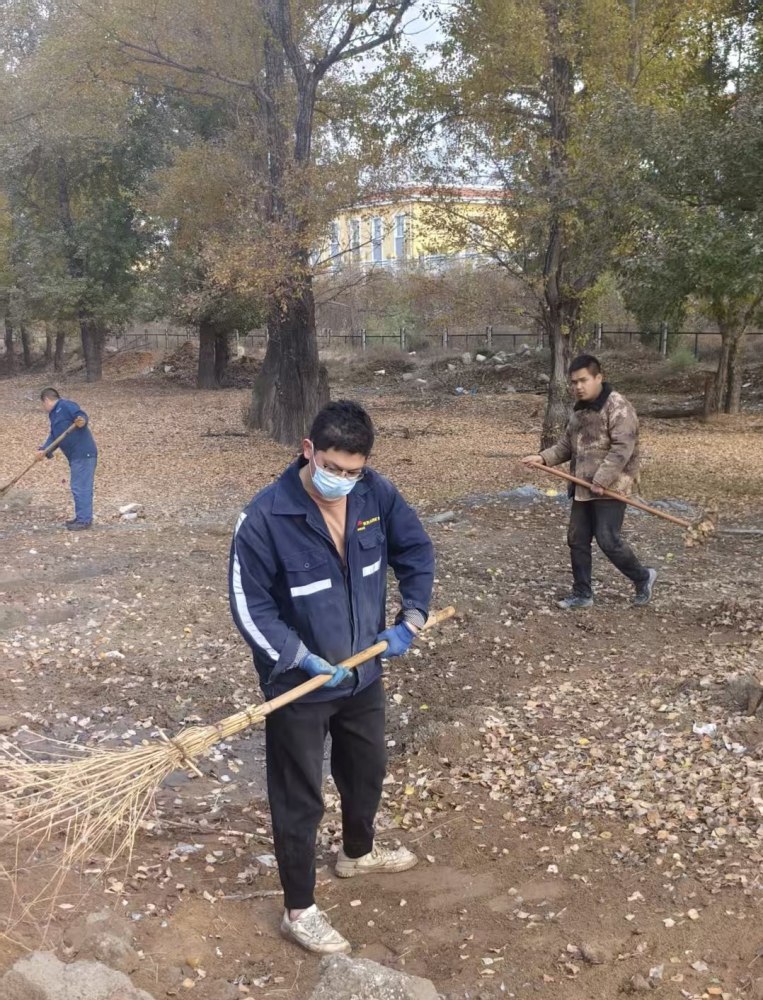 陜煤建設煤礦運營服務分公司:不負春光“植”新綠 且看廠區“綠”意濃